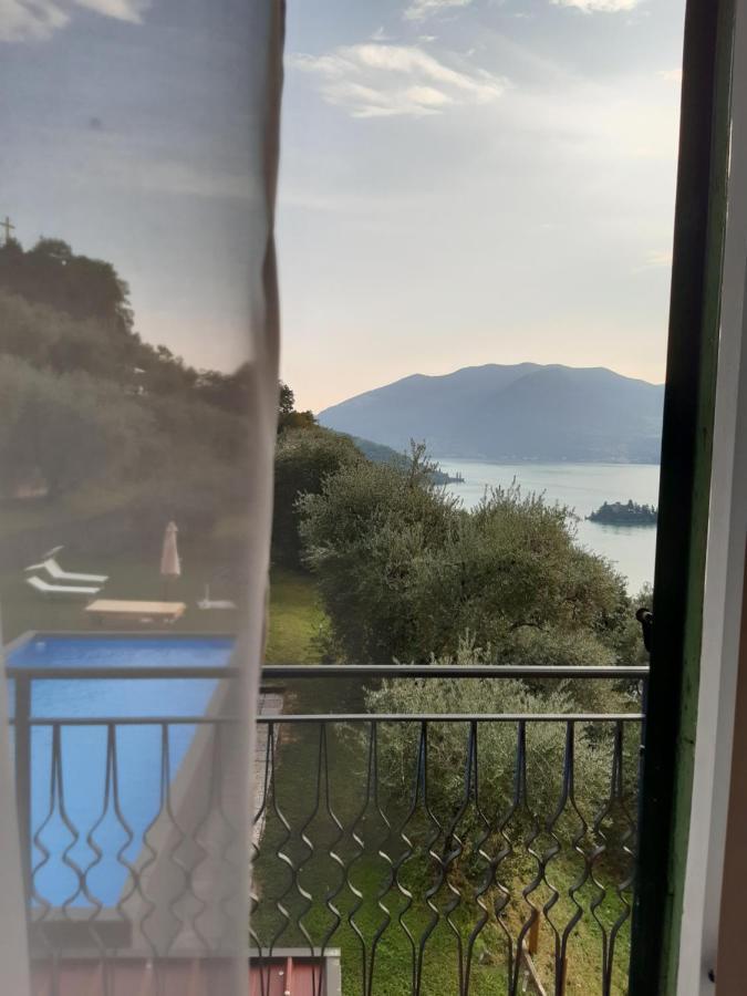 Magic On The Lake - Panoramic Marone Buitenkant foto