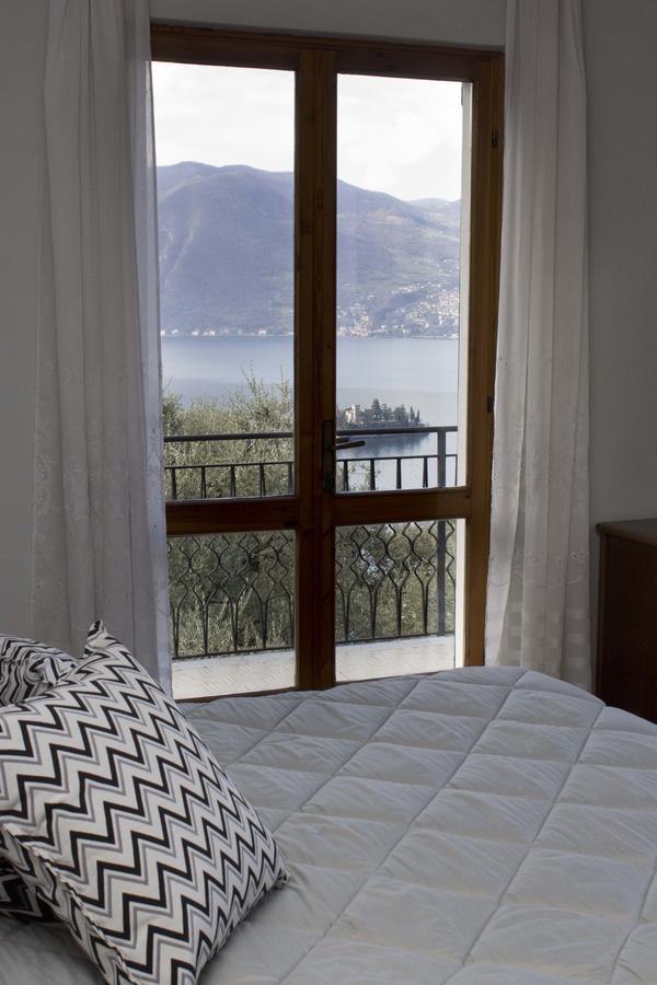 Magic On The Lake - Panoramic Marone Buitenkant foto
